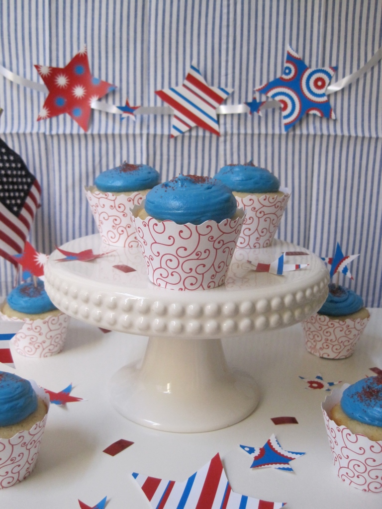 4th of july vanilla cupcakes by the baking cup