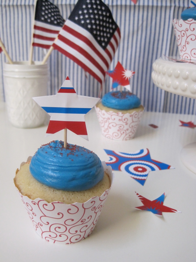 4th of july vanilla cupcakes by the baking cup